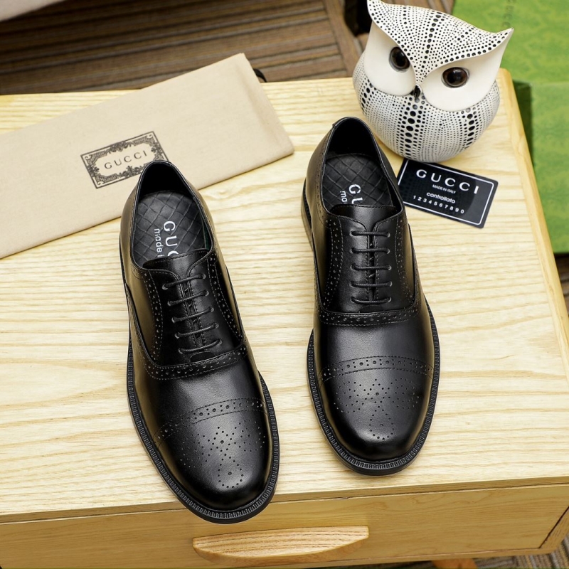 G*u*i leather shoes